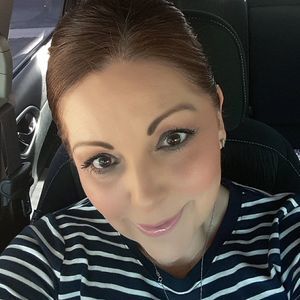 Meet your Posher, Elissa